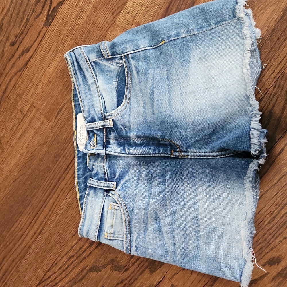 KanCan size 26 shorts